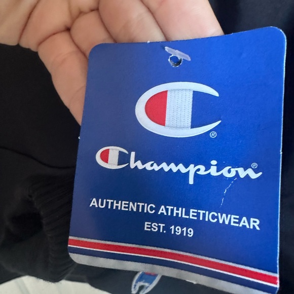 Champion Men’s Black Hoodie - XLarge - Picture 4 of 8